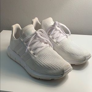 Womens adidas tennis shoes